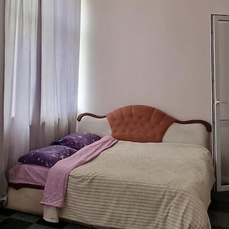 Затишна Квартира В Центрі Міста 捷尔诺波尔 外观 照片